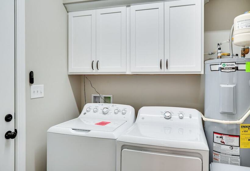 Modern Kentucky Lake Home: Pool & Boat Ramp Access