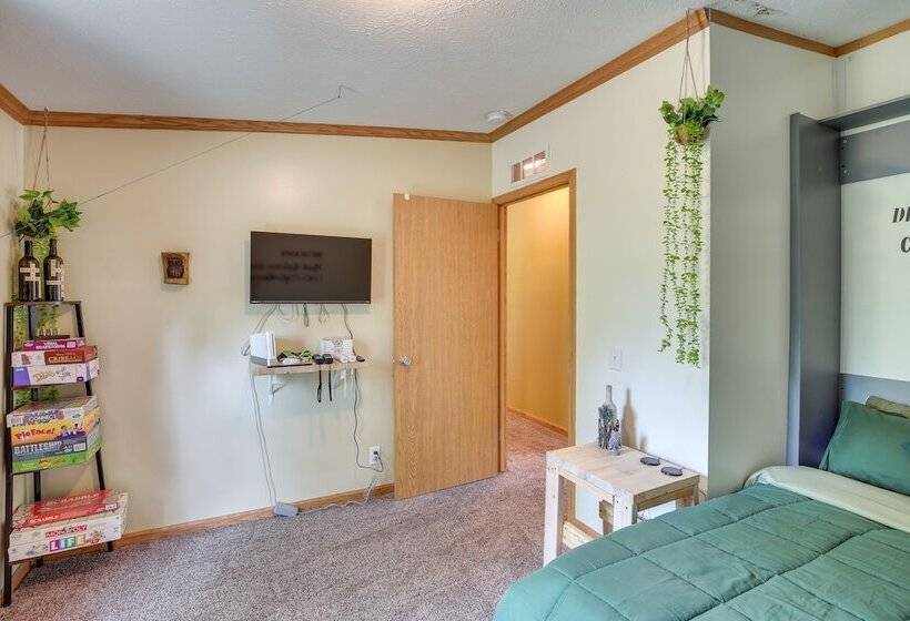 Modern Keystone Home: 4 Mi To Mount Rushmore!