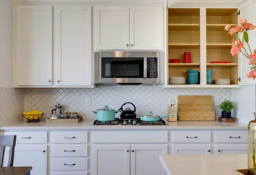 Modern Lake Point Home   1 Mi To Great Salt Lake!