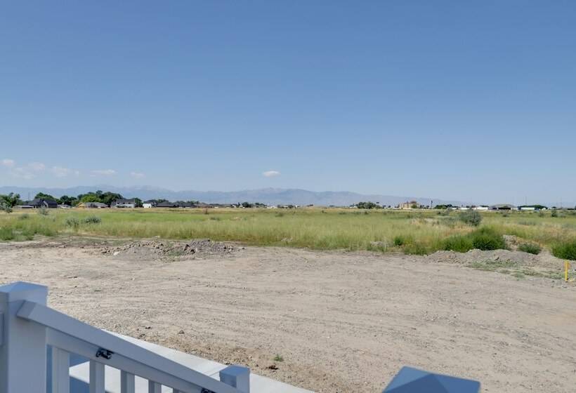 Modern Lake Point Home   1 Mi To Great Salt Lake!
