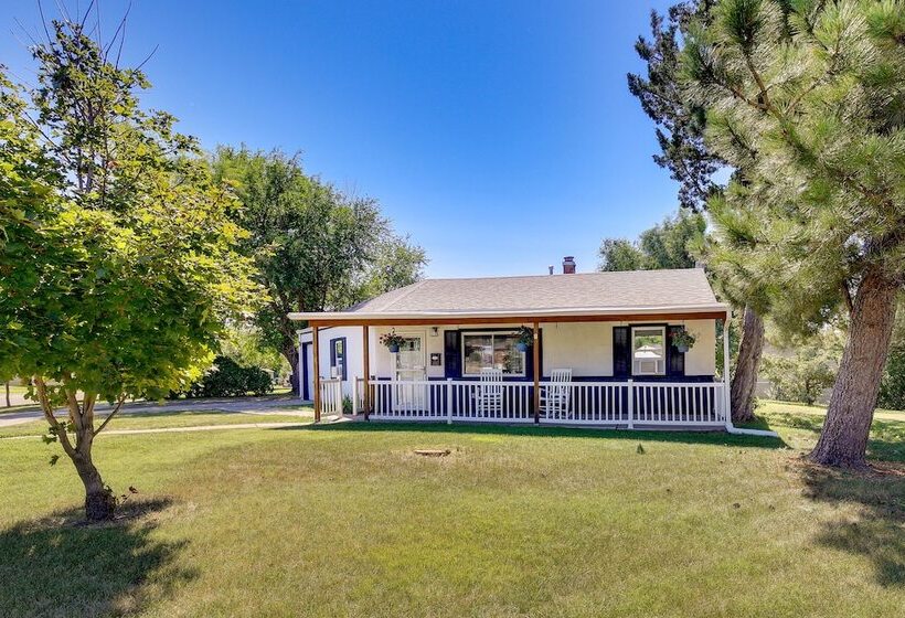 Modern Rapid City Home ~ 3 Mi To Dinosaur Park!