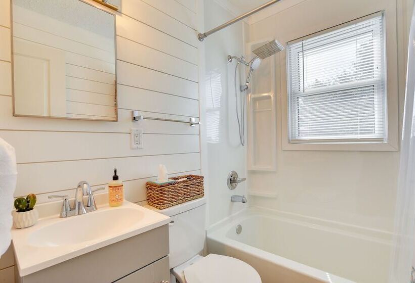 Modern Rapid City Home ~ 3 Mi To Dinosaur Park!