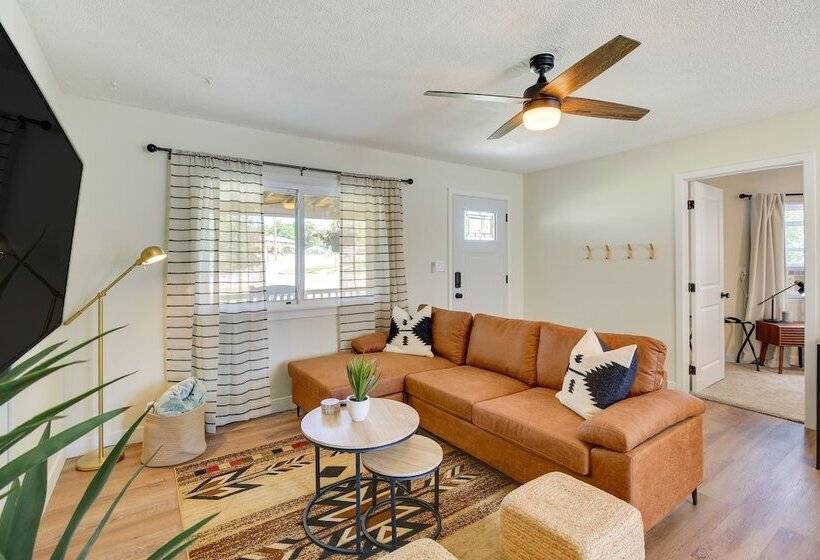 Modern Rapid City Home ~ 3 Mi To Dinosaur Park!