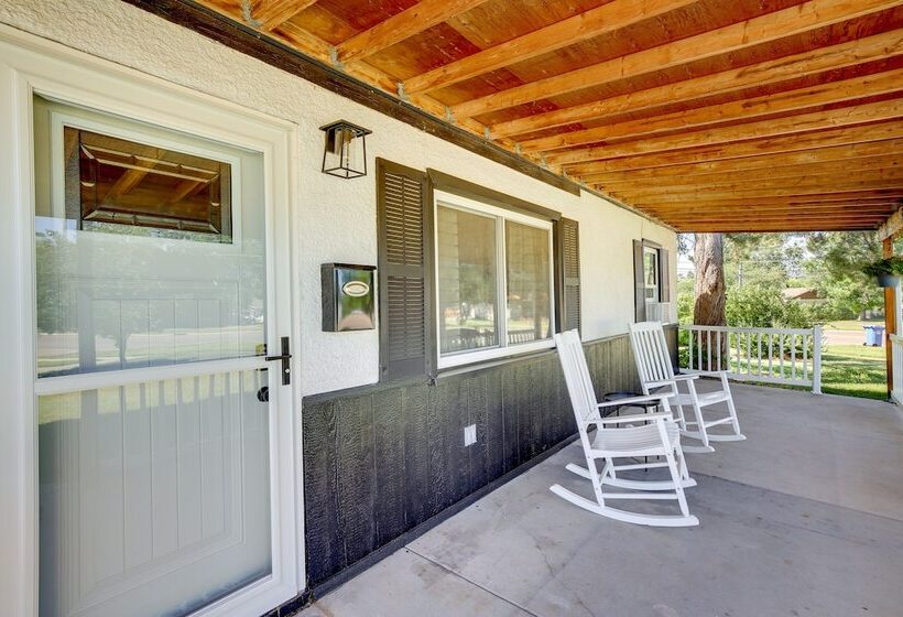 Modern Rapid City Home ~ 3 Mi To Dinosaur Park!