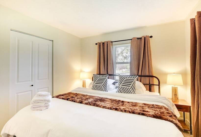 Modern Rapid City Home ~ 3 Mi To Dinosaur Park!