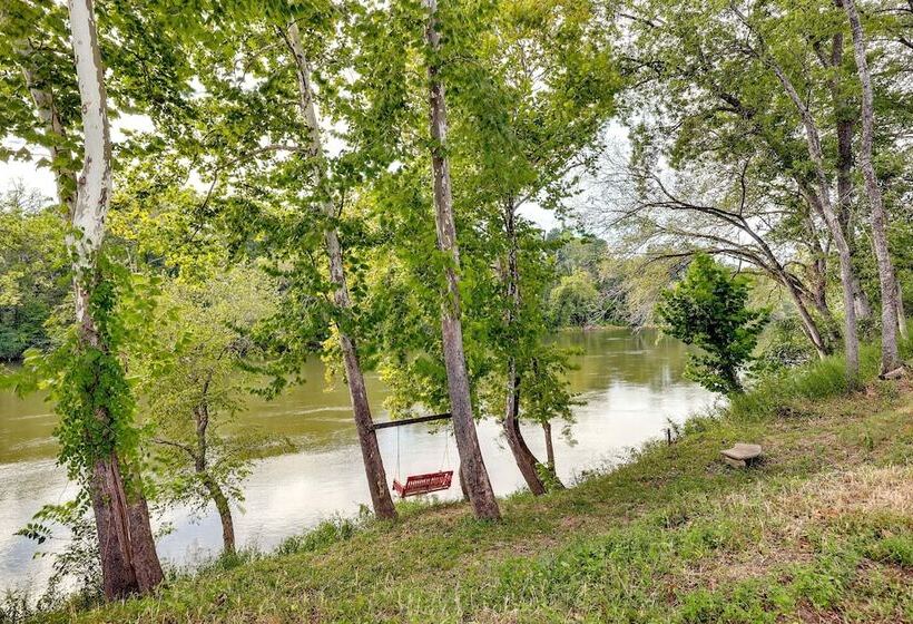 Modern, Riverfront Family House W/ Balcony & Grill
