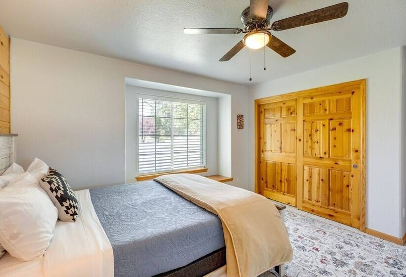 Montrose Retreat W/ Stunning Mountain Views!