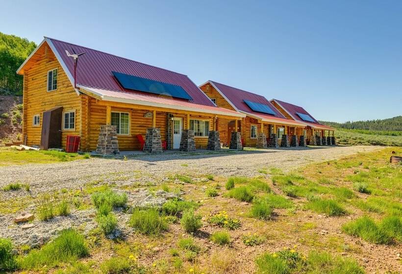 Mountain Cabin In Wyoming Range: Scenic & Remote!
