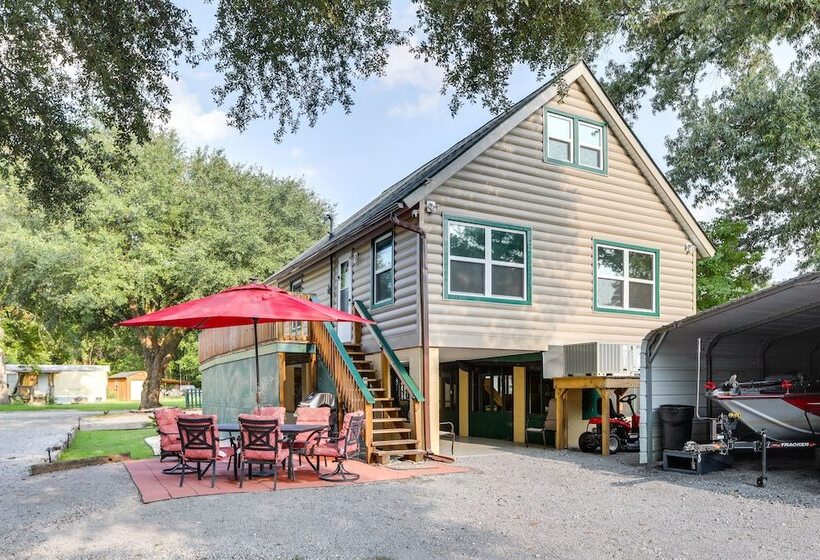 Multi Level Bonneau Cabin: Walk To Lake!