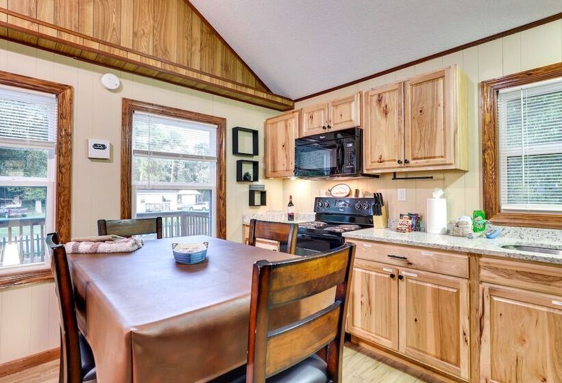 Multi Level Bonneau Cabin: Walk To Lake!