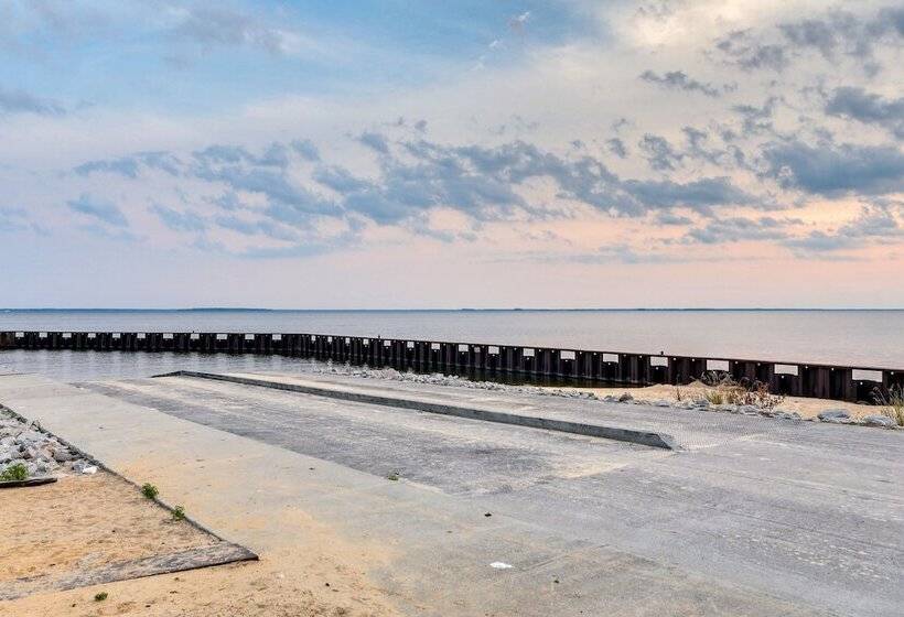 Multi Level Bonneau Cabin: Walk To Lake!