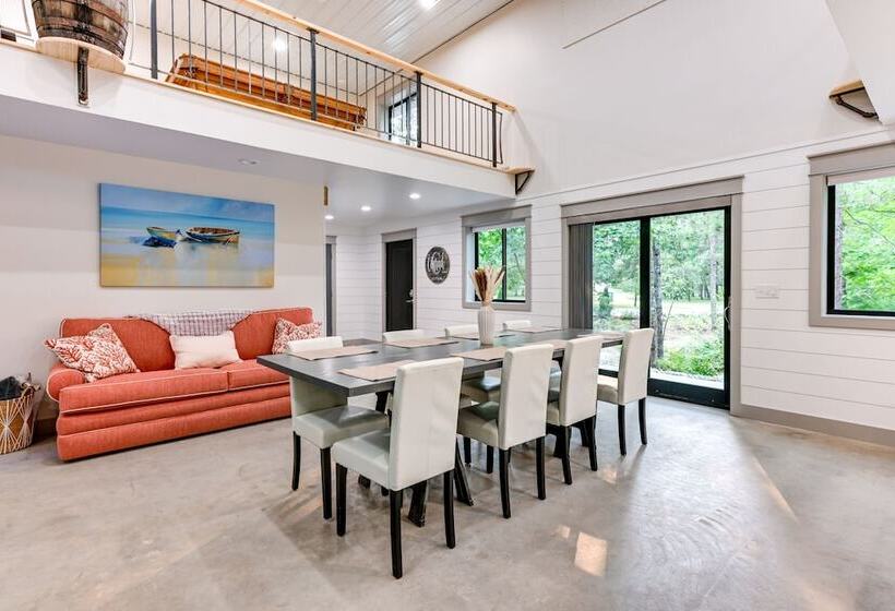 Newly Built West Branch Retreat Near Lake Ogemaw!