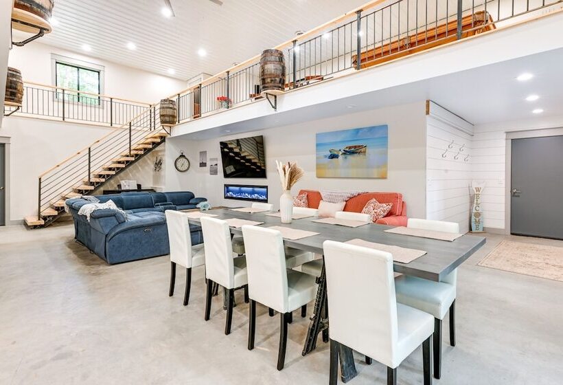 Newly Built West Branch Retreat Near Lake Ogemaw!