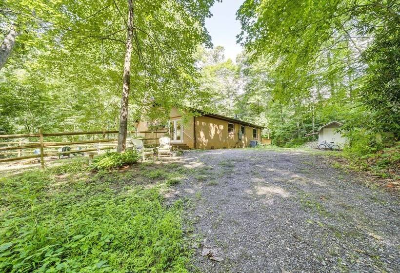 Fire Pit & Mtn Views: North Carolina Abode!
