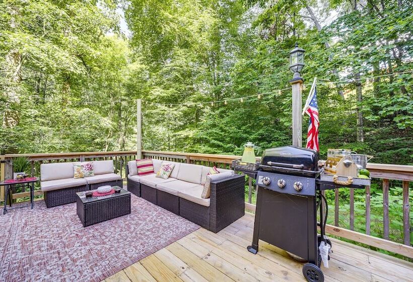 Fire Pit & Mtn Views: North Carolina Abode!