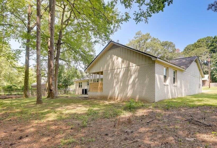 Northport Game Day Getaway: 5 Mi To University!