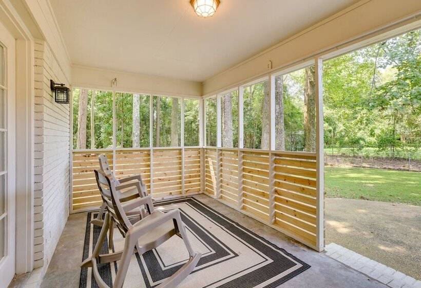 Northport Game Day Getaway: 5 Mi To University!