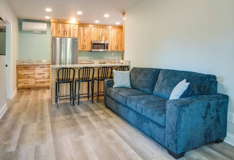 Oceanfront Smith River Cottage: Beach Access!