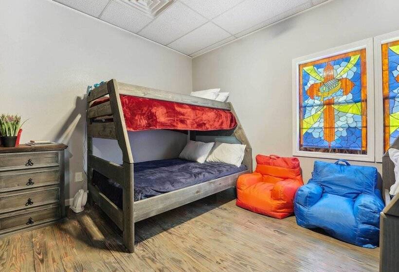 Old Church Retreat  W/ Fire Pit & Air Hockey!