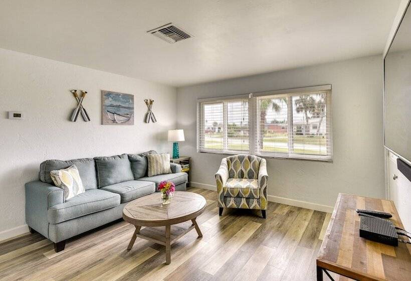 Ormond Beach Vacation Rental: Walk To Beaches!