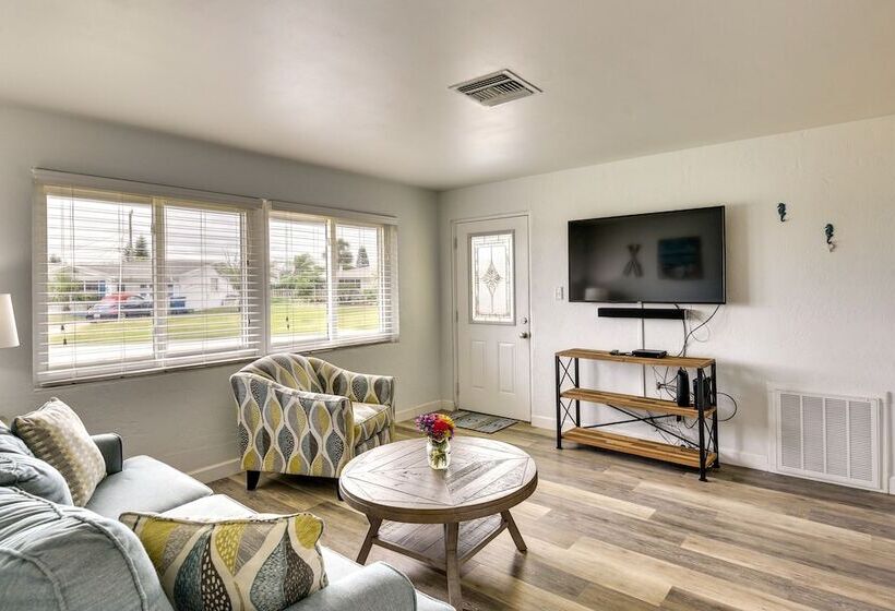 Ormond Beach Vacation Rental: Walk To Beaches!