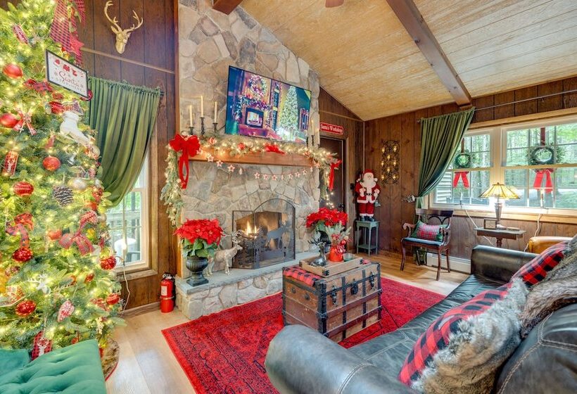 Papa S Christmas Cabin  In Gouldsboro W/ Deck!