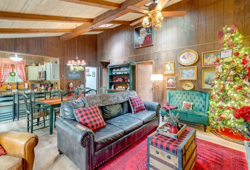 Papa S Christmas Cabin  In Gouldsboro W/ Deck!