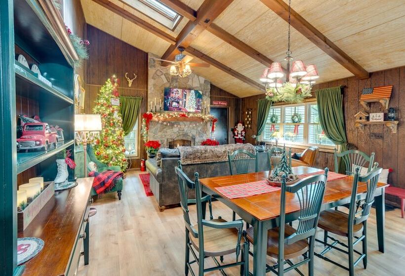 Papa S Christmas Cabin  In Gouldsboro W/ Deck!