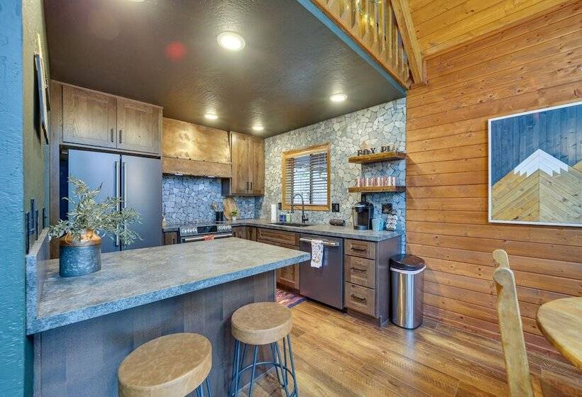 Peaceful Cabin Between Flagstaff & Sedona!