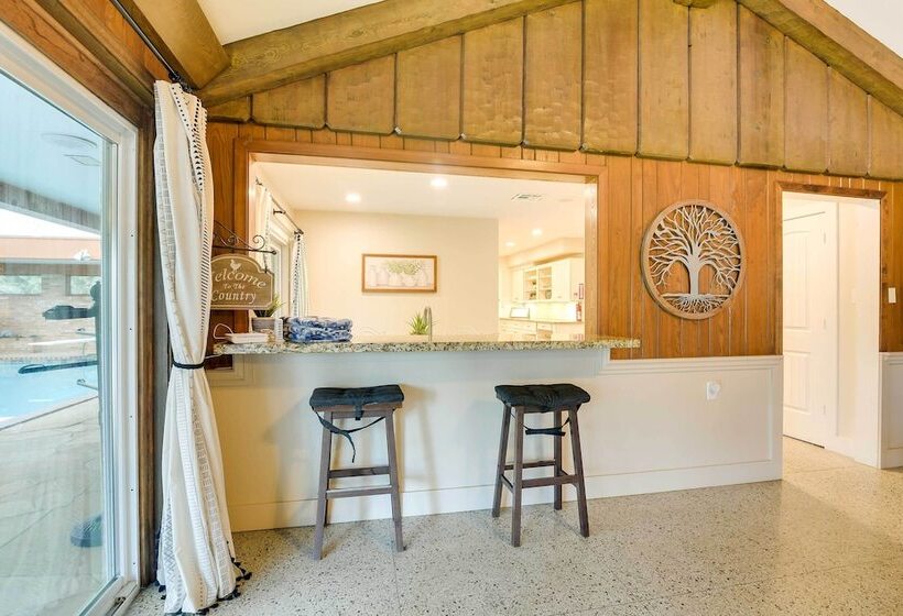 Indoor Pool: Peaceful Oasis In Hitchcock!