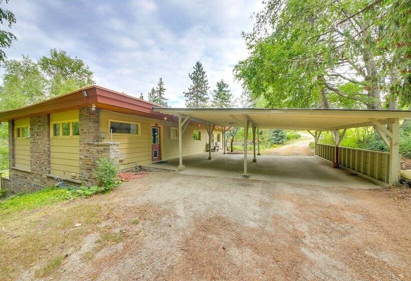 Cozy Home W/ Large Backyard Near Lake Pond Oreille
