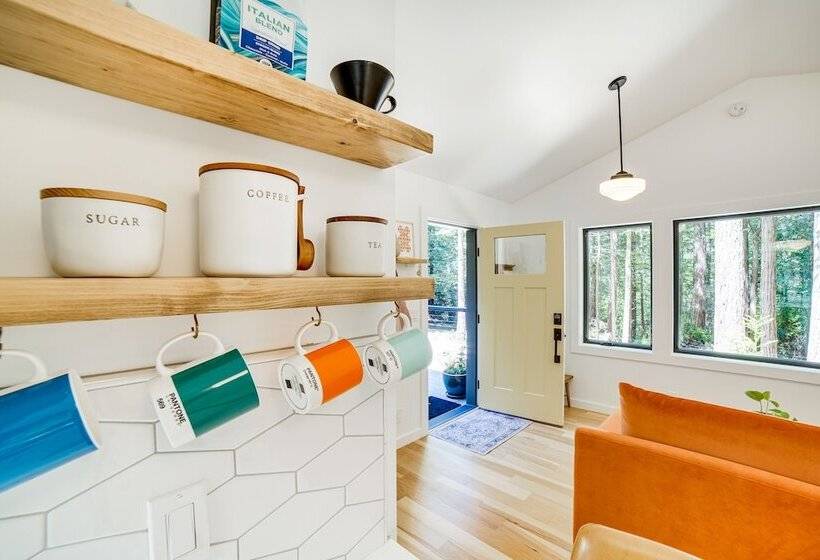 Peaceful Mendocino Cottage Surrounded By Redwoods