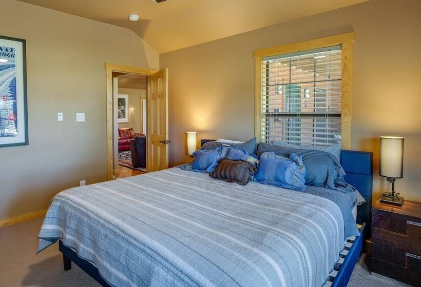 Peaceful & Secluded Bandera Home W/ Deck & Grill!