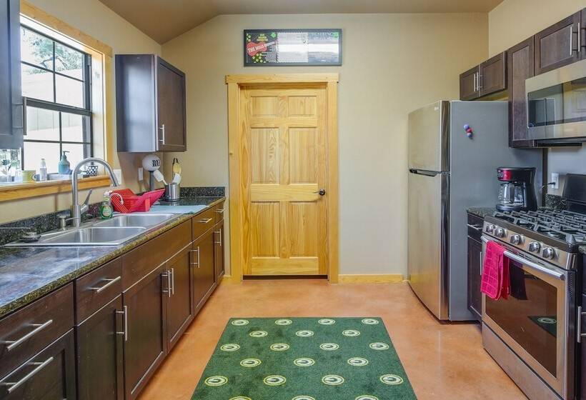 Peaceful & Secluded Bandera Home W/ Deck & Grill!