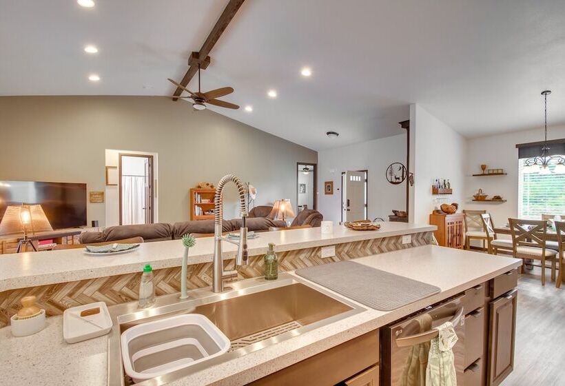 Peaceful Shelton Home W/ Spacious Yard & Fire Pit!