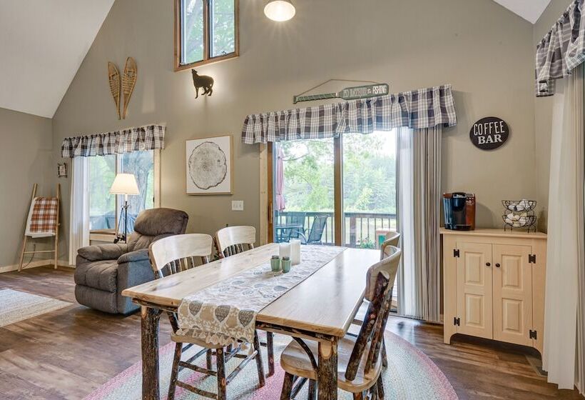 Peaceful Waterfront Cabin On Tittabawassee River!