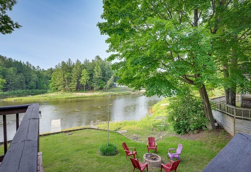 Peaceful Waterfront Cabin On Tittabawassee River!