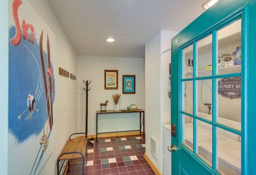 ~ 10 Mi To Newport: Pend Oreille Riverfront Cabin