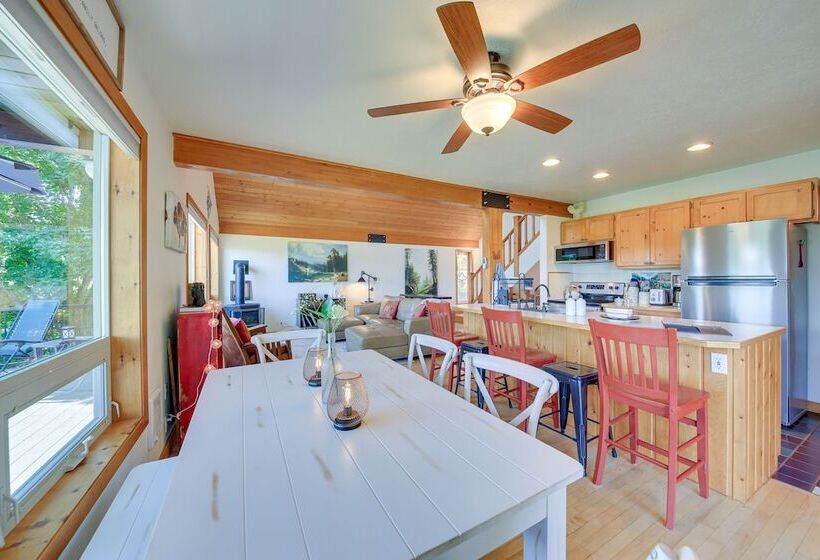 ~ 10 Mi To Newport: Pend Oreille Riverfront Cabin