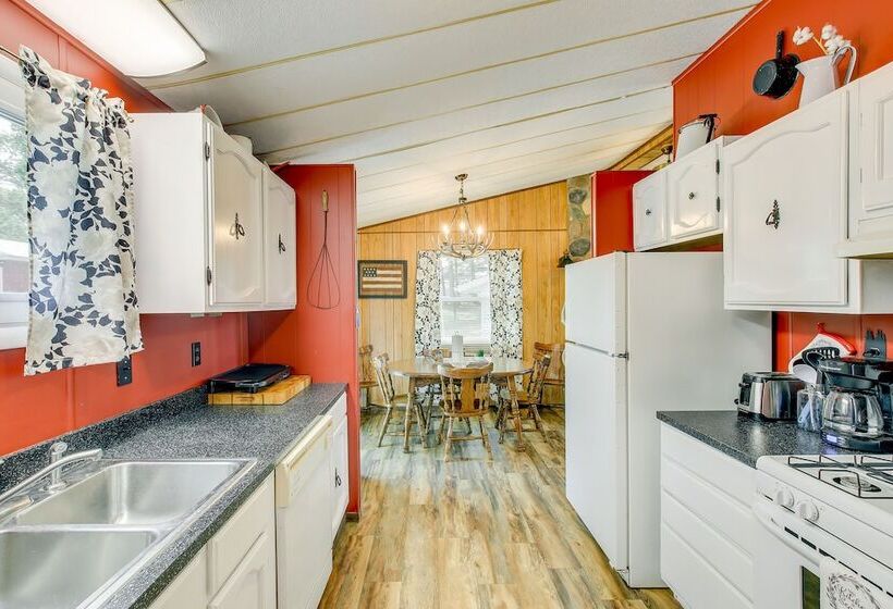 Pet Friendly Arkdale Vacation Rental, 2 Mi To Lake
