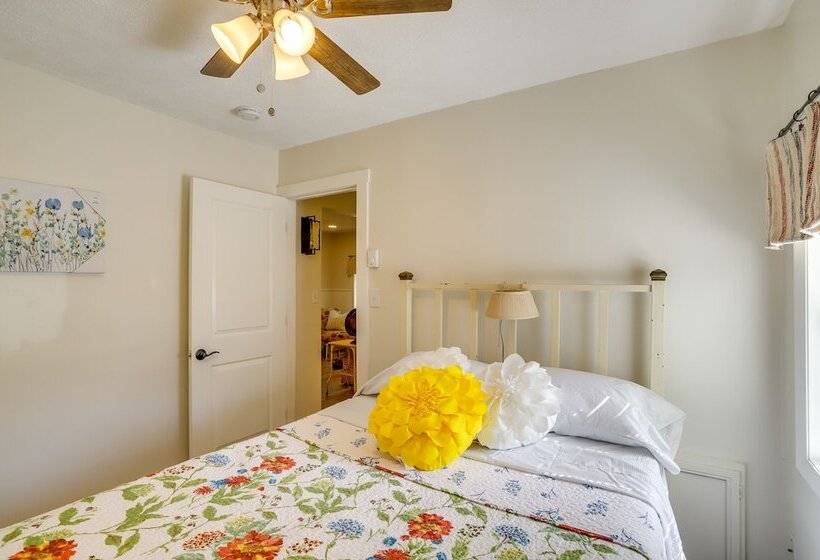 2 Mi To Hagar Beach: Charming Home W/ Fire Pit!