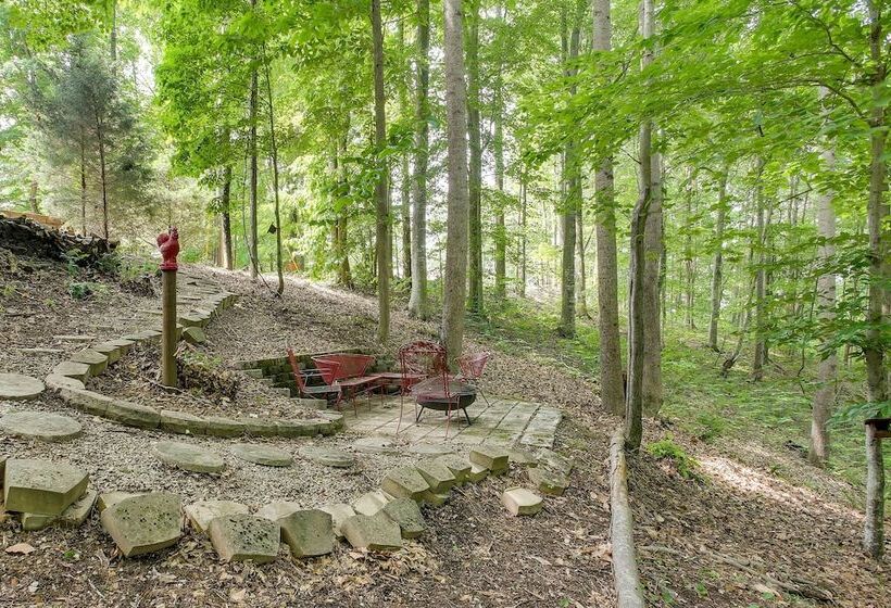 Pet Friendly Byrdstown Cabin W/ Fire Pit & Porch!