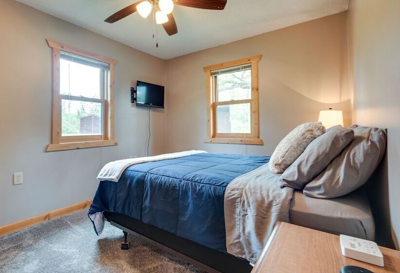 Pet Friendly Iron River Cabin With Fire Pit!