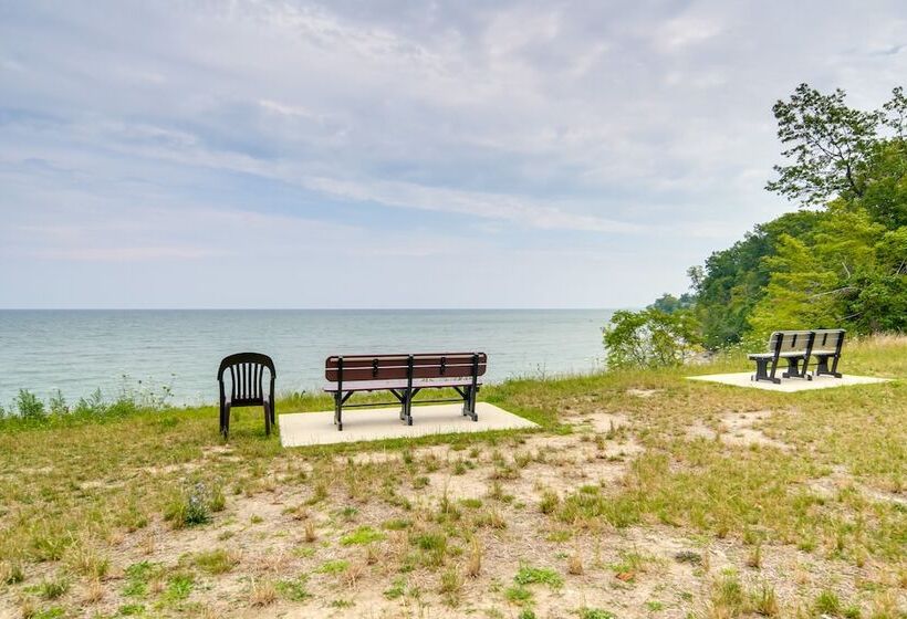 Pet Friendly Lake Erie Cottage   Walk To The Water