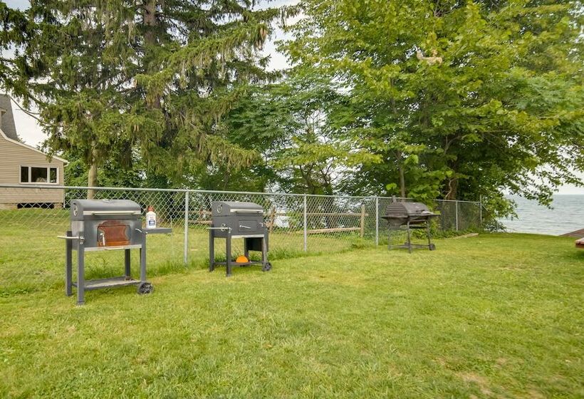 Pet Friendly Lake Erie Cottage   Walk To The Water