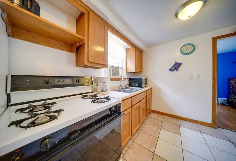 Pet Friendly Lake Erie Cottage   Walk To The Water