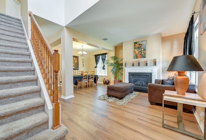 Pet Friendly Land O Lakes Home W/ Private Yard!