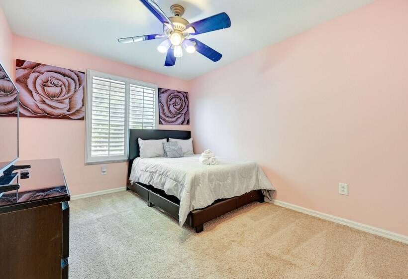 Pet Friendly Land O Lakes Home W/ Private Yard!