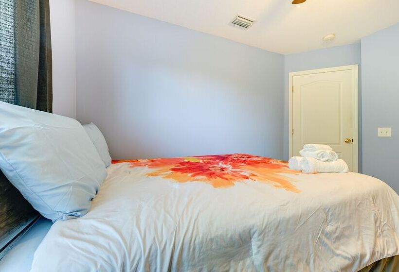 Pet Friendly Land O Lakes Home W/ Private Yard!