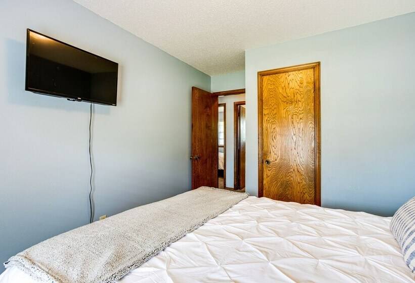 Pet Friendly Midwest City Home, 10 Mi To Dtwn Okc!
